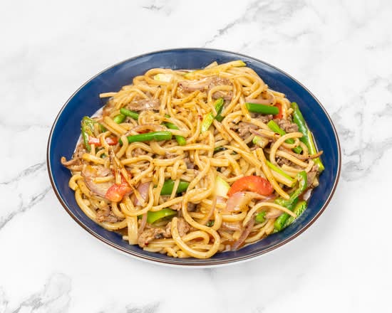 Stir-Fried Beef Noodles (炒面条（牛肉)